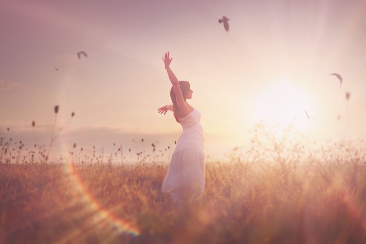 Breathwork Frau mit Vögeln